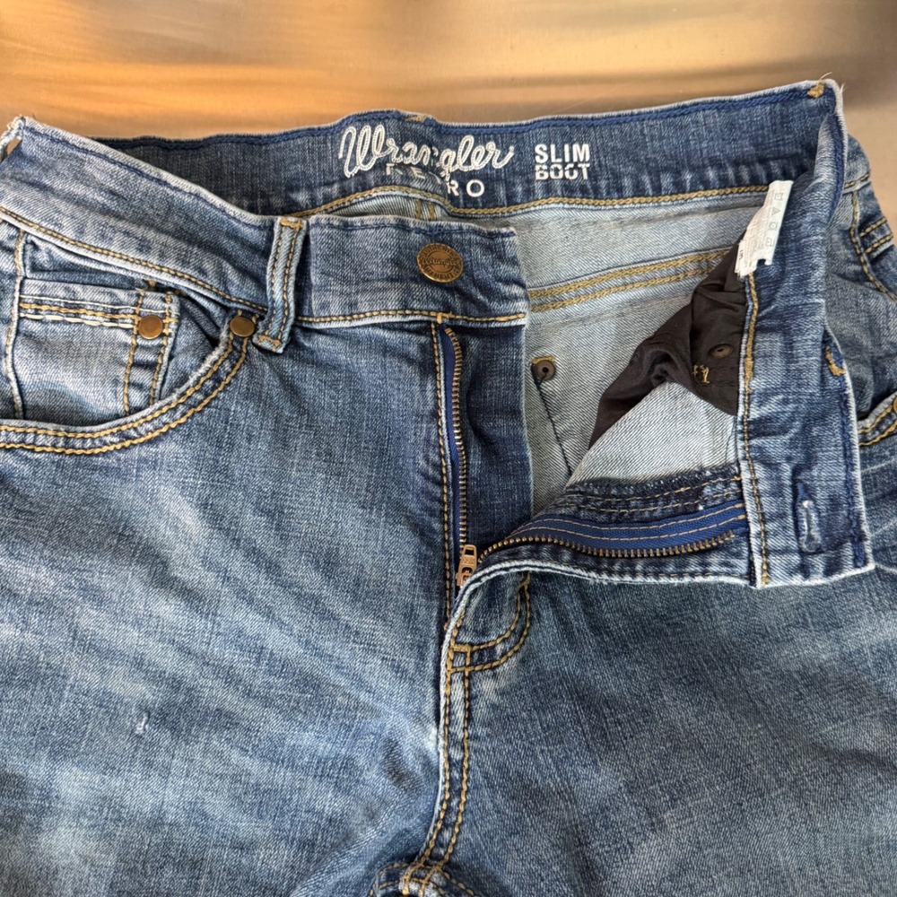 Wrangler Retro Slim Boot Men 30x30 Medium Wash Stretch Denim Jeans 10WLT77LY